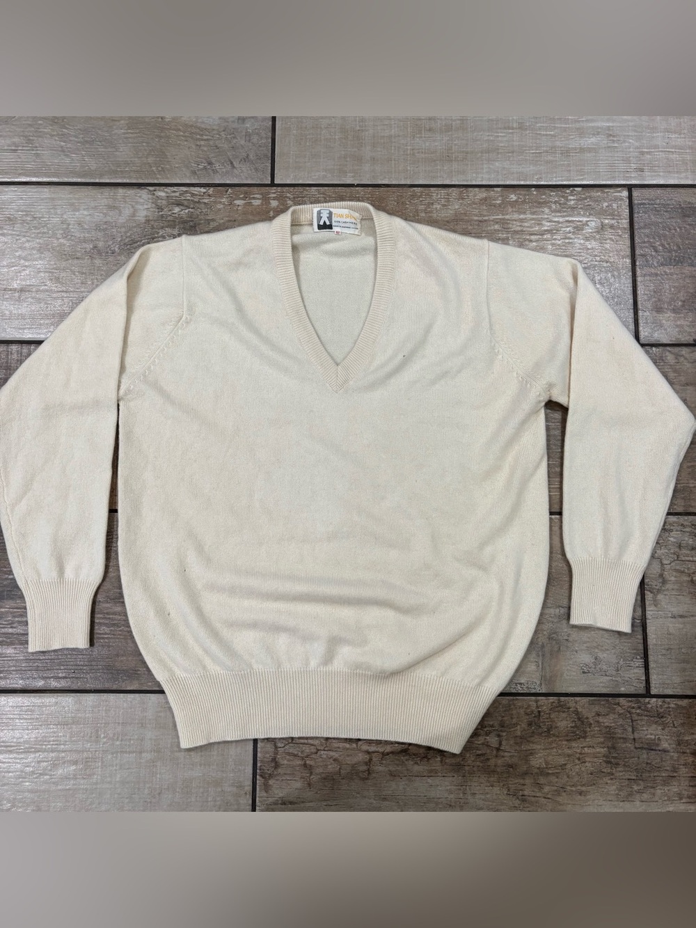Vintage Tian Shan 100% cream cashmere knit sweater women’s size 42